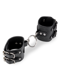 Charger l'image dans la galerie, Menottes poignets réglables cuir noir BDSM